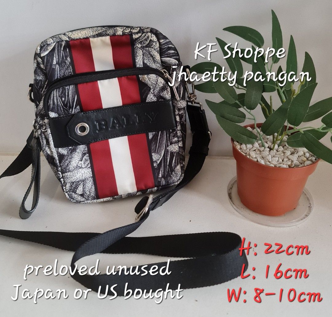 BALLY messenger bag / crossbody bag (Category: Sling Bags) located in Quezon City. Submitted by jt.pangan (Listing ID 1440586093, Image 1). Description: FS: BALLY SKYLLER CROSSBODY / MESSENGER BAG Pasalubong from US or Japan used once / good as new condition need wash lang nadumihan lang sa cabinet pde puntahan pra macheck loc: Quezon City (near SM North Edsa).