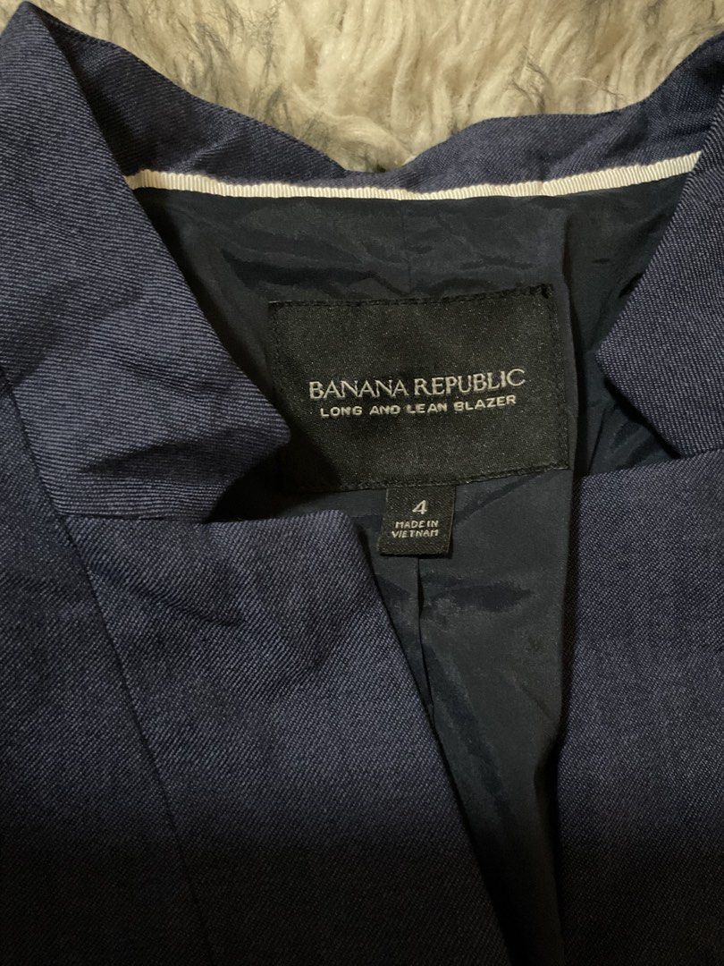 Banana Republic Navy Blue Blazer (Category: Coats, Jackets and Outerwear) located in Manila. Submitted by anngeline_reyes (Listing ID 1440685945, Image 2). Description: Banana Republic Navy Blue Blazer Price: 600 plus shipping •"Authentic" •Condition: 10 / 10 •Size: S/ EU 36/ UK 8/ US 4 Color condition: 10 / 10 Measurements:📏 length - 25.5 inches width - 15.5 inches shoulder - 4.5 inches sleeves - 24 inches "Sure buyer only"⚠️ Mode of delivery:�