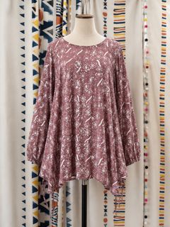 (Category: ) located in . Submitted by huda_wardrobe (Listing ID 1440658048, Image 1). Description: .