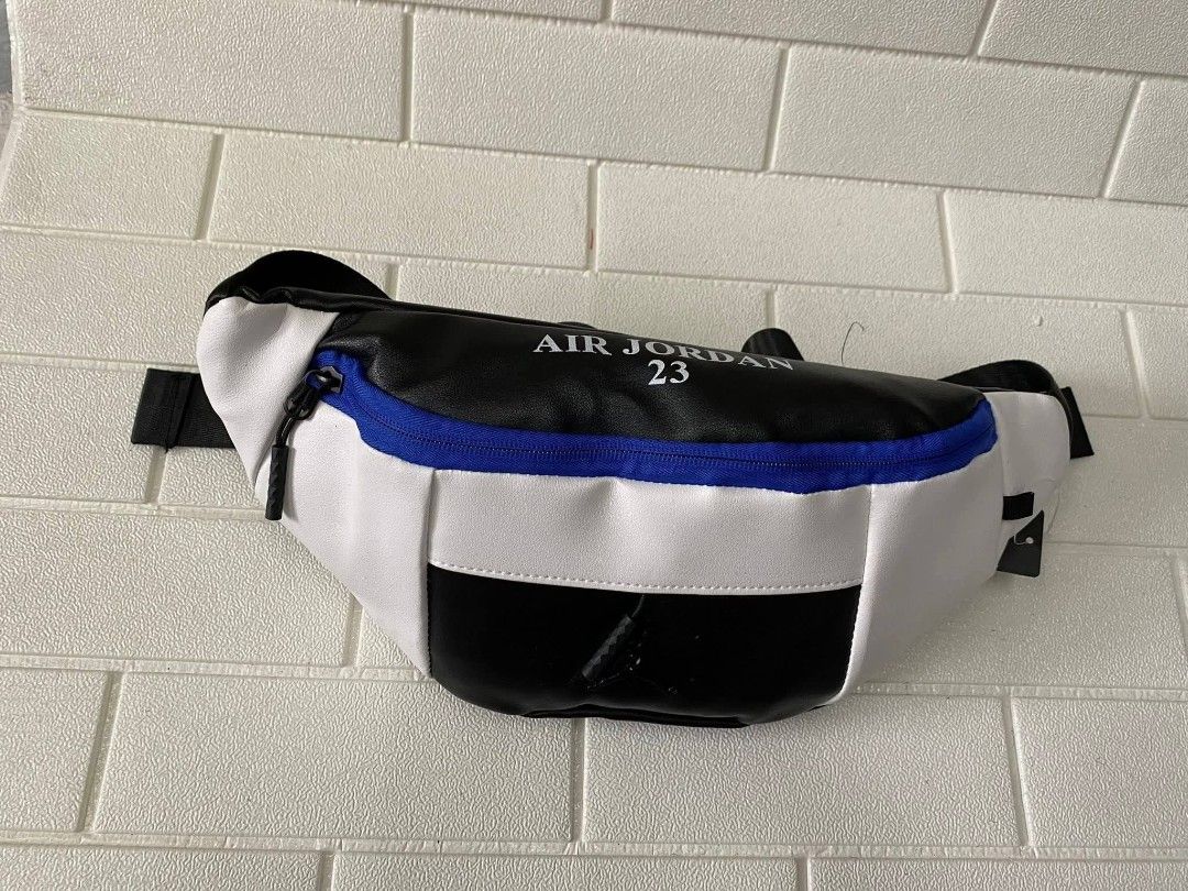 BELT BAG WAISTPACK SIDE BAG CROSSBODY BAG KE (Category: Belt bags, Clutches and Pouches) located in Manila. Submitted by binondobagsbodega (Listing ID 1440692633, Image 2). Description: .