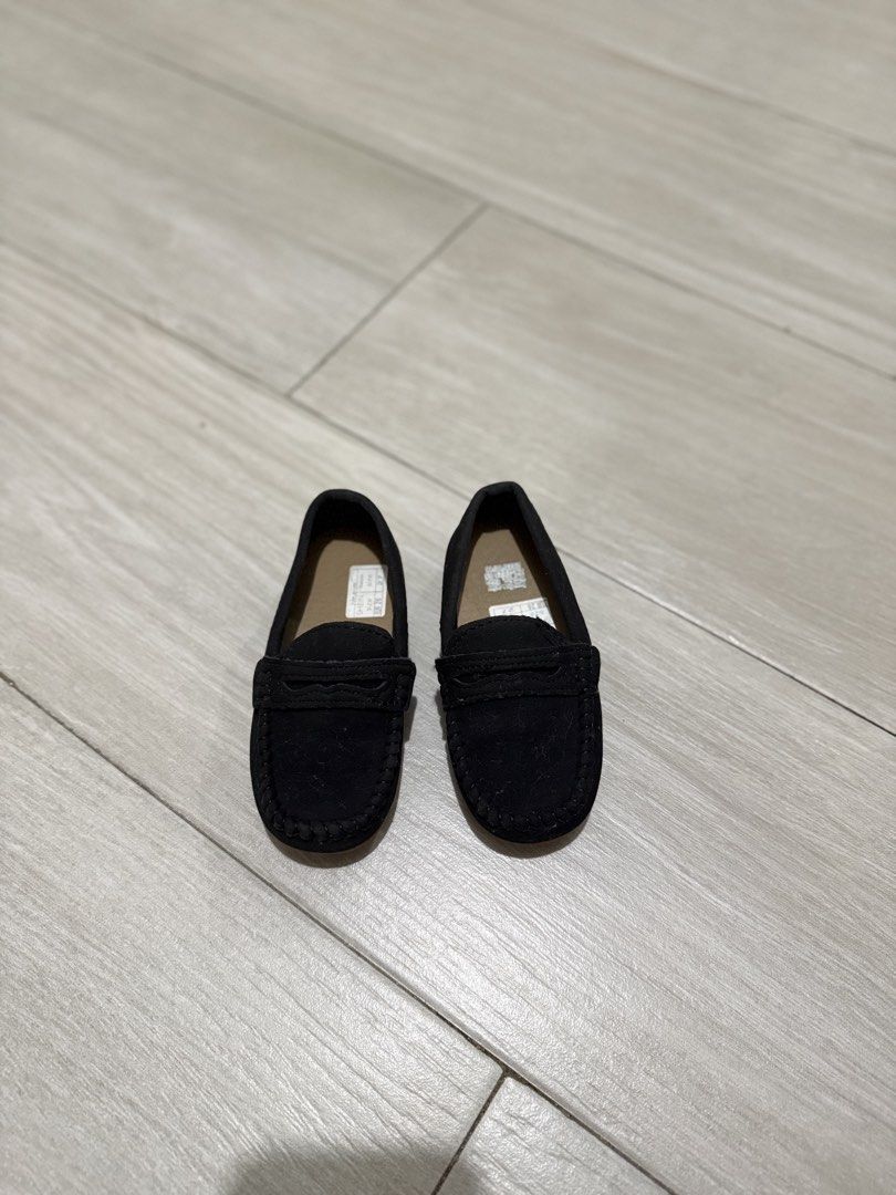 Black Suede Loafers for Kids (Category: Babies & Kids Fashion) located in Quezon City. Submitted by soloqueenph (Listing ID 1440715187, Image 1). Description: Black suede slip-on loafers for kids. Comfortable, stylish, and versatile for school or parties. 17 cm Shein brand .