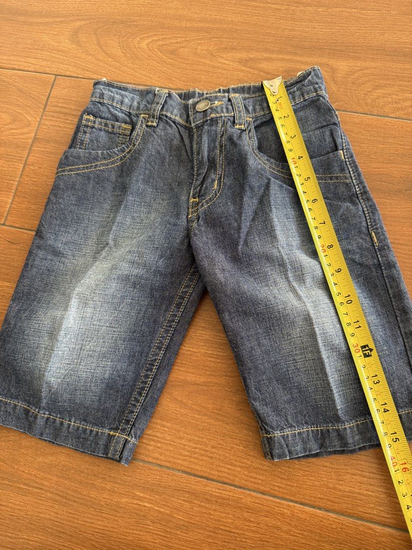 Boys' Blue Denim Shorts (Category: Babies & Kids Fashion) located in Bulacan. Submitted by emjay_17 (Listing ID 1440597837, Image 3). Description: Measurements are in the photos📌 - Classic blue denim shorts for boys - Comfortable fit for everyday wear - Button and zip closure - Two front pockets and two back pockets - Length hits just above the knee - Easy to pair with t-shirts or polos.