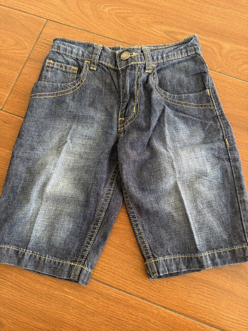 Boys' Blue Denim Shorts (Category: Babies & Kids Fashion) located in Bulacan. Submitted by emjay_17 (Listing ID 1440597837, Image 1). Description: Measurements are in the photos📌 - Classic blue denim shorts for boys - Comfortable fit for everyday wear - Button and zip closure - Two front pockets and two back pockets - Length hits just above the knee - Easy to pair with t-shirts or polos.