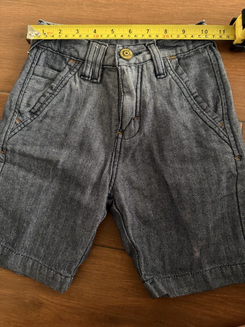 Boys Denim Shorts Size 4T (Category: Babies & Kids Fashion) located in Bulacan. Submitted by emjay_17 (Listing ID 1440670748, Image 3). Description: Measurements are in the photos📌 - Cute denim shorts for boys - Classic 5-pocket style - Button and zip closure - Subtle herringbone pattern fabric - Ideal for everyday wear - Waist: Approx. 10 inches across - Length: Approx. 11 inches.