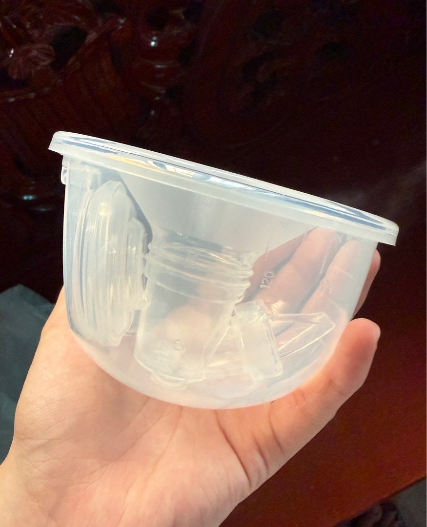 Brand new breast pump spare cups (Category: Breastfeeding & Bottle Feeding) located in Manila. Submitted by czaiiiii (Listing ID 1440676947, Image 2). Description: Handsfree wearable breast pump spare cups bought for 1200. Size: 27mm Compatible with wearable pumps like: -Imani -Milk easy -Vcool -S9 -S10 -S10 pro -S12 -S12A -S13 -S15 Capacity: 180ml/6oz Inclusion: collection cup, flange, linker, diaphragm and duckbill valve RFS: breast pump upgrad
