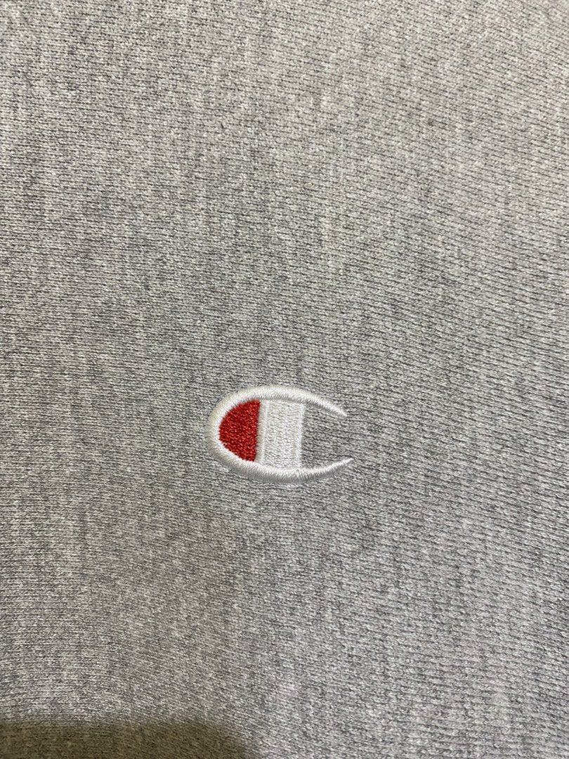 Champion Reverse Weave Gray Crewneck Sweatshirt (Category: Coats, Jackets and Outerwear) located in San Fernando. Submitted by rpgpieces (Listing ID 1440745529, Image 3). Description: ~ M on tag (W 22.5“ x 27.5” L) ~ Flaws: None ~ Heavyweight 📍Pampanga Payment method: Gcash Courier: J&T.