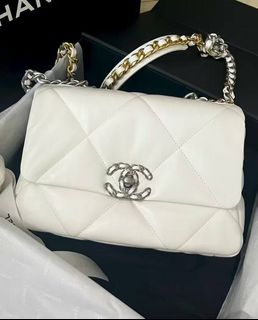 (Category: ) located in . Submitted by chicluxury (Listing ID 1440707665, Image 1). Description: .