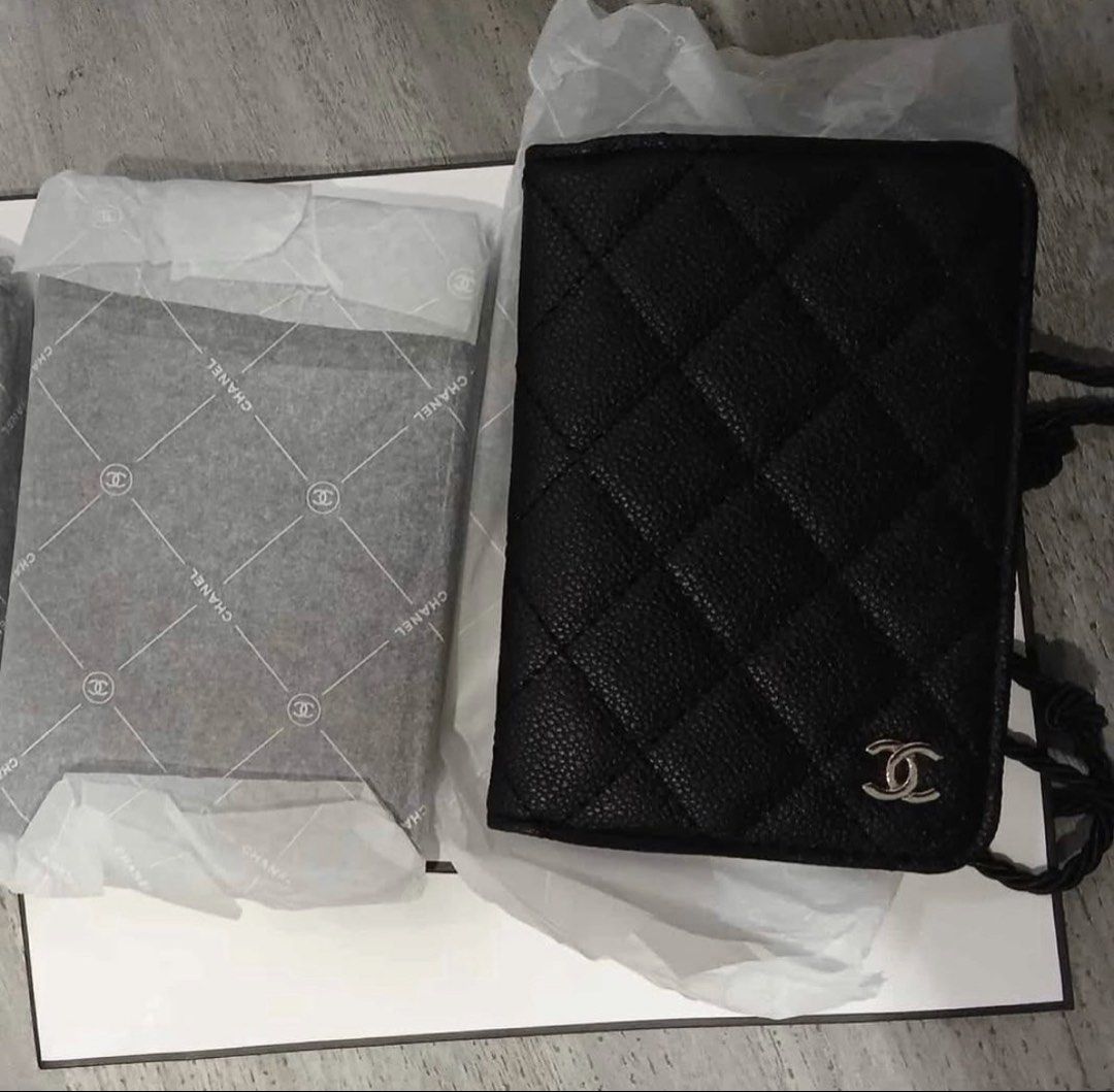 Chanel Passport Holder GWP VIP Gift (Category: Luxury Bags & Wallets) located in Baguio. Submitted by luxe.archive (Listing ID 1440718875, Image 1). Description: ✨GWP (Gift With Purchase) ITEMS✨ GWP stands for “Gift With Purchase” — these are complimentary items given by brands when purchasing selected products. 💯 All items are authentic GWP 📌 We do not carry ready stock — all items are available strictly on PRE-ORDER basis ⏳ Waiting time:7–10 