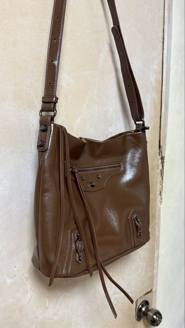 City bag inspired shoulder bag (Category: Shoulder Bags) located in Calamba. Submitted by ashvault (Listing ID 1440688764, Image 3). Description: Inspired balen city shoulder bag.