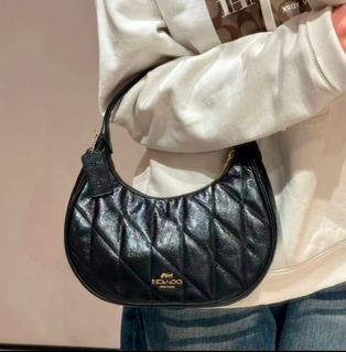 (Category: ) located in . Submitted by trend_boutique (Listing ID 1440647091, Image 1). Description: .