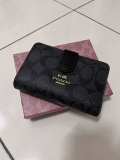 (Category: ) located in . Submitted by ezatipreloved (Listing ID 1440675390, Image 1). Description: .