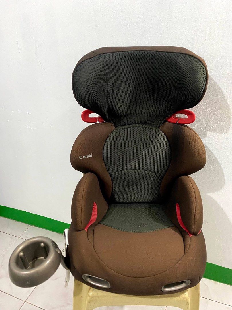 Combi Car Seat with Cup Holder (Category: Car Seats) located in Calamba. Submitted by rhiajapansurplus-babystuff-03 (Listing ID 1440600301, Image 1). Description: - Combi car seat in brown and black - Detachable cup holder included - Adjustable headrest for comfort - Ideal for travel - Clean and ready for its new home.