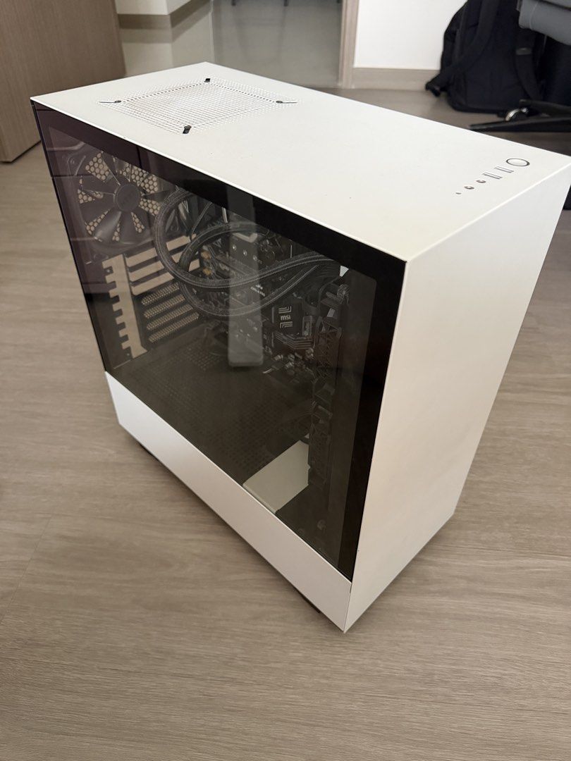 Computer Case467271078800281600