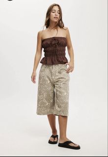 (Category: ) located in . Submitted by bels.closet (Listing ID 1440750756, Image 1). Description: .