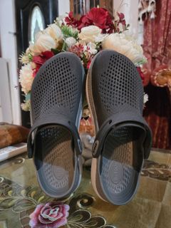(Category: ) located in . Submitted by huda_wardrobe (Listing ID 1440622589, Image 1). Description: .