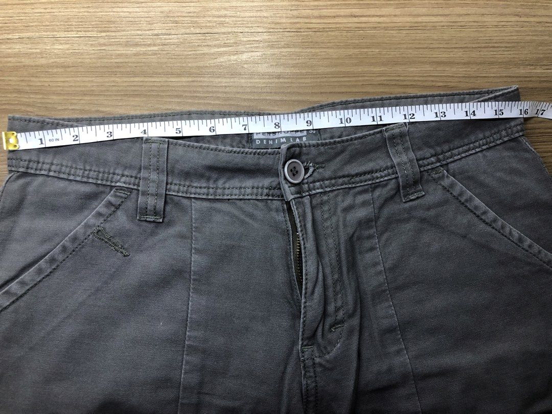 Penshoppe DENIM LAB Grey Shorts Size 30 (Category: Shorts) located in Bacoor. Submitted by arvzzy (Listing ID 1440664509, Image 3). Description: Preloved Item not UKAY Original Used Once Only - Brand: DENIM LAB - Color: Grey - Style: Cargo Shorts - Closure: Button and zip fly - Pockets: Two front, two back 16x20x8.