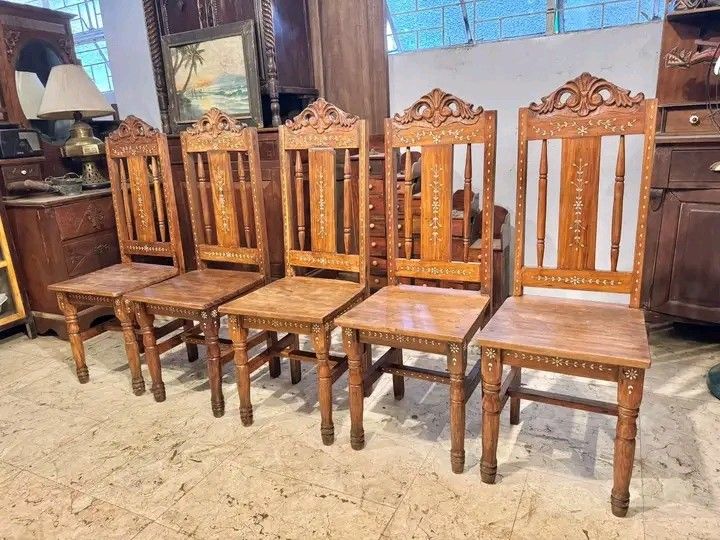 Dining table set (Category: Tables & Sets) located in Manila. Submitted by carmelites36250 (Listing ID 1440689862, Image 3). Description: Vintage 5 Seater Narra Dining Set with Inlay Table Diameter: 48 inches Chair Height : 44 inches Chair Length: 15.5 inches Chair Width: 16 inches ₱18, 500.