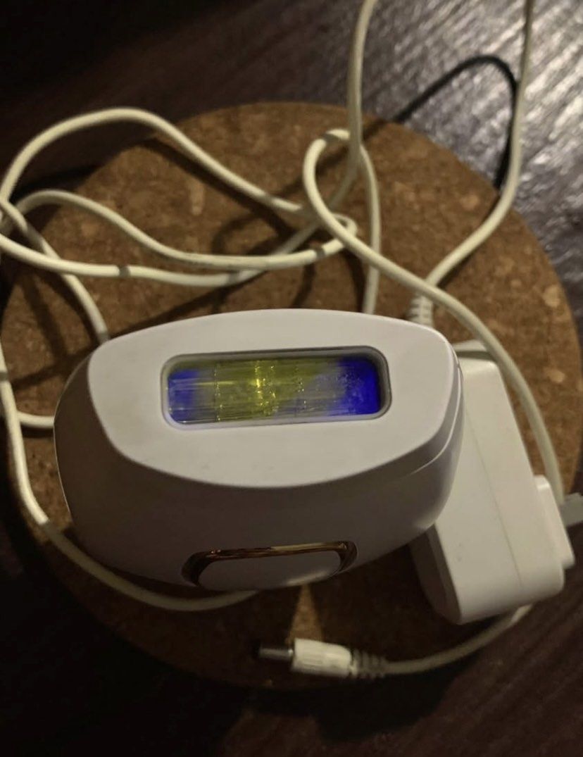 DIY SMOOTH IPL HAIR REMOVER (Category: Hair Removal) located in Quezon City. Submitted by xenkish_ (Listing ID 1440594367, Image 3). Description: SELLING!!! DIY Smooth 2nd Version IPL Hair Remover IPL device that helps reduce and remove unwanted hair by using light pulses that target the hair follicles. With regular use, hair growth becomes slower and finer. Using IPL means less need for shaving and avoids the hassle of monthly waxing. It is a mo