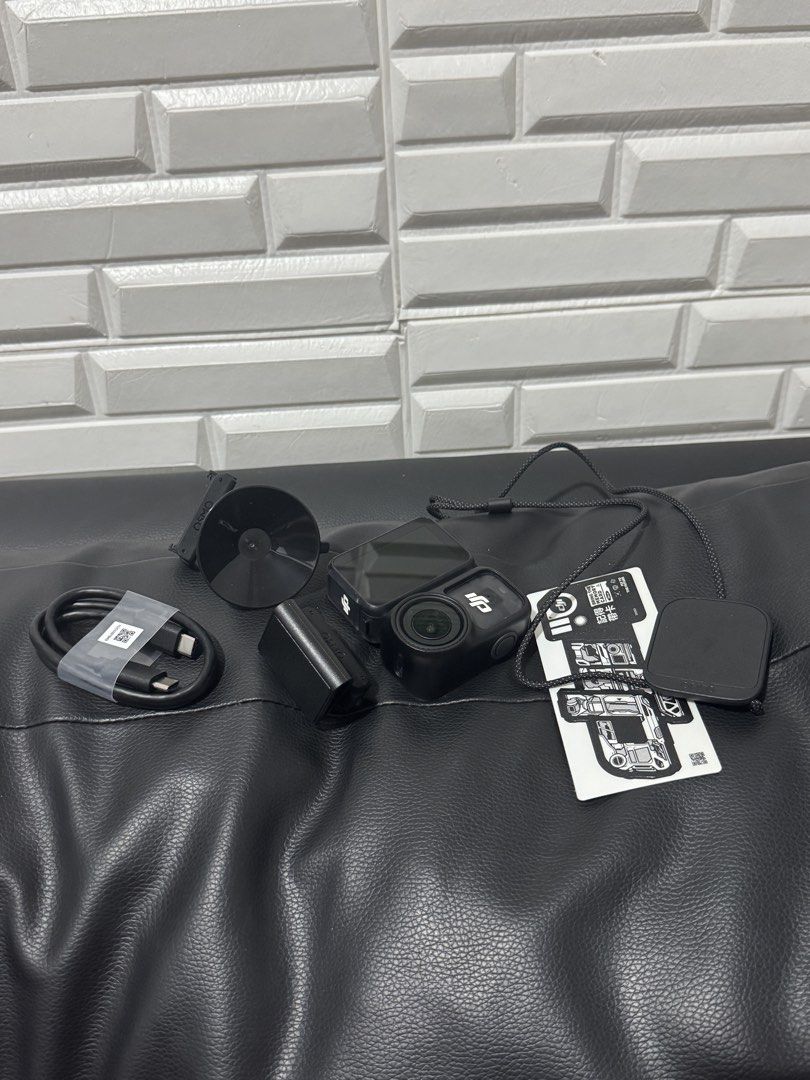 DJI OSMO NANO (Category: Cameras) located in Makati City. Submitted by fraankiee (Listing ID 1440709524, Image 3). Description: Used twice only Complete with box .