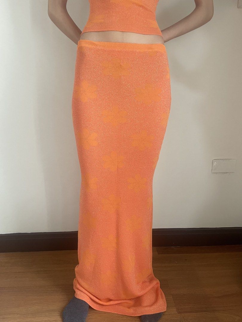 Dress set orange top + long skirt (Category: Sets or Coordinates) located in Binan City. Submitted by missing1naction (Listing ID 1440657334, Image 3). Description: Model measurements 5’3ft Waist 22in Hips 28in.