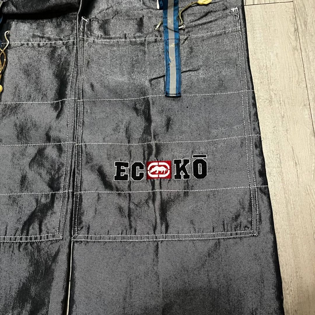 Ecko reflectorize baggy pants (Category: Jeans) located in Binmaley. Submitted by 88basement (Listing ID 1440635787, Image 3). Description: Ecko reflectorize baggy pants Waist: 26” Length: 40” Thigh: 12“ Leg opening: 12“ Check and zoom pics for the details and condition of the item -dirt on back pocket strap, minor scratch on heel.