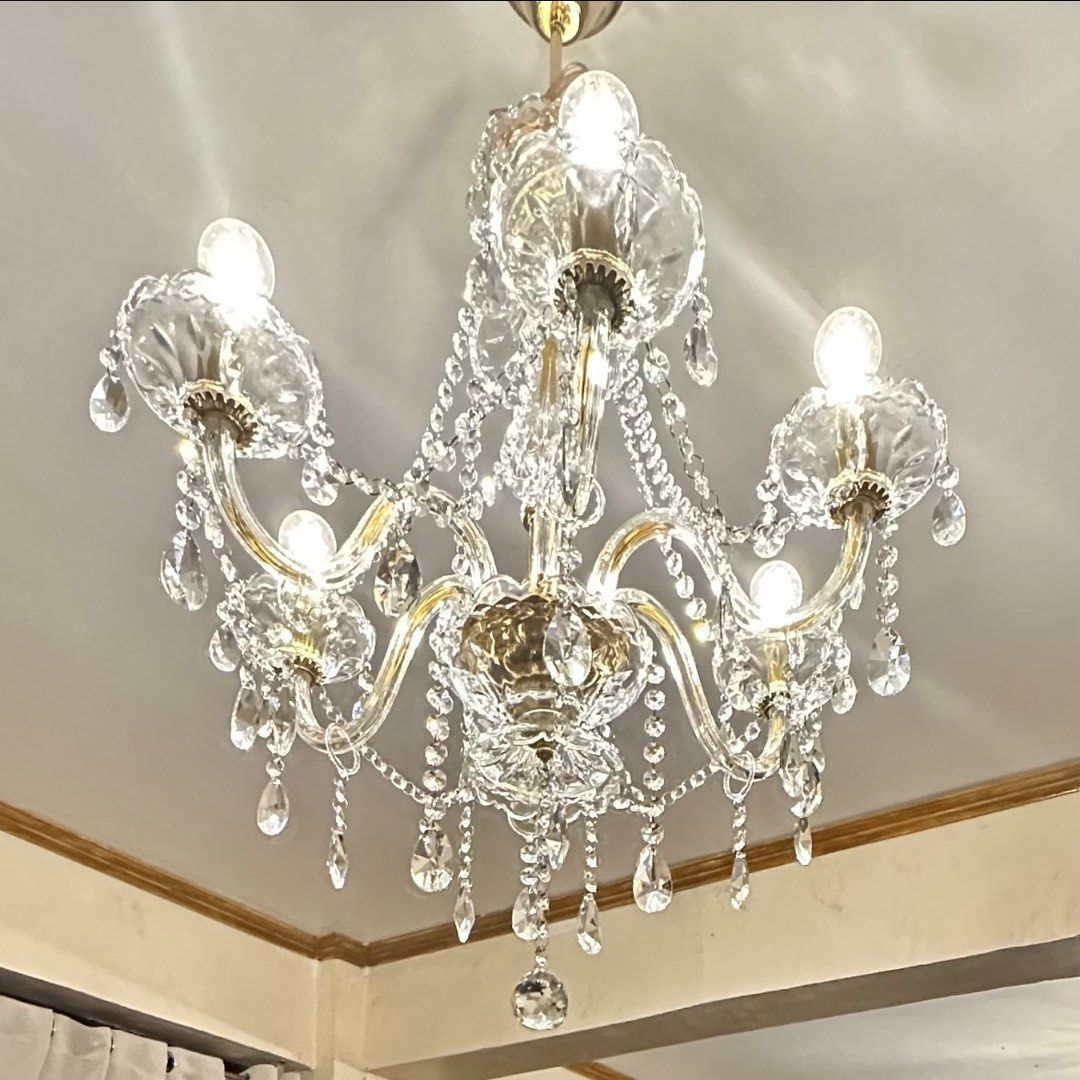 Elegant royal chandelier (Category: Lighting) located in Dasmarinas. Submitted by bbthingyyyy (Listing ID 1440699095, Image 1). Description: 6 heads chandelier elegant royal .