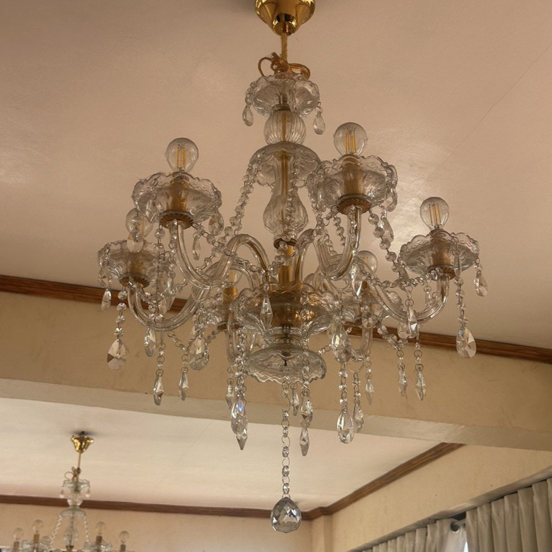 Elegant royal chandelier (Category: Lighting) located in Dasmarinas. Submitted by bbthingyyyy (Listing ID 1440699095, Image 2). Description: 6 heads chandelier elegant royal .
