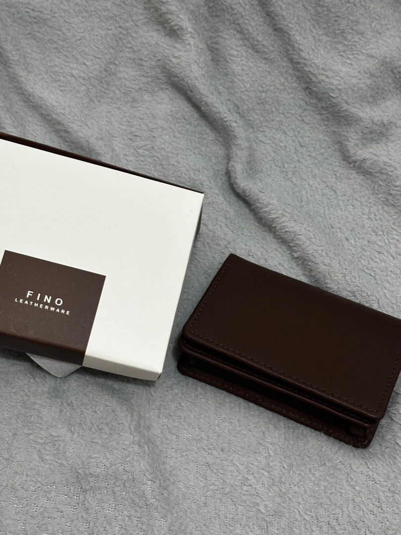 Fino Leatherwear Wallet (Category: Wallets & Card holders) located in Quezon City. Submitted by sopya_preloved (Listing ID 1440688775, Image 2). Description: - brand new with box - never used - made from genuine leather .