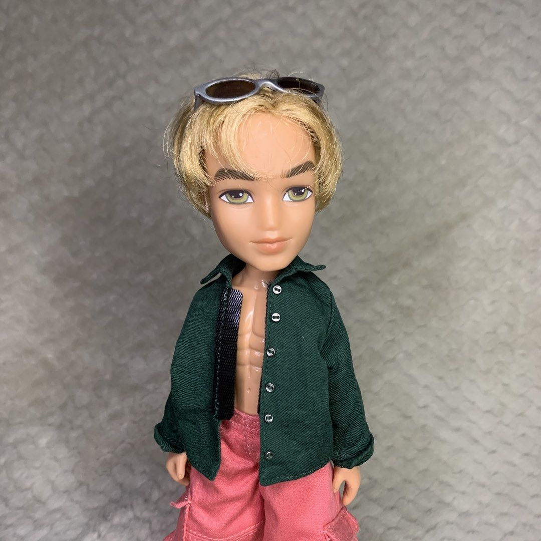 For Trade: Bratz Boyz Bryce (Category: Kids Toys) located in Manila. Submitted by streetstilez (Listing ID 1440623741, Image 1). Description: For Trade: Bratz Boyz Bryce LF: Wintertime Wonderland Koby Nvde for nvde Flocking is still intact No body discoloration No cut hair For same condition din sana Location: Pasig City.
