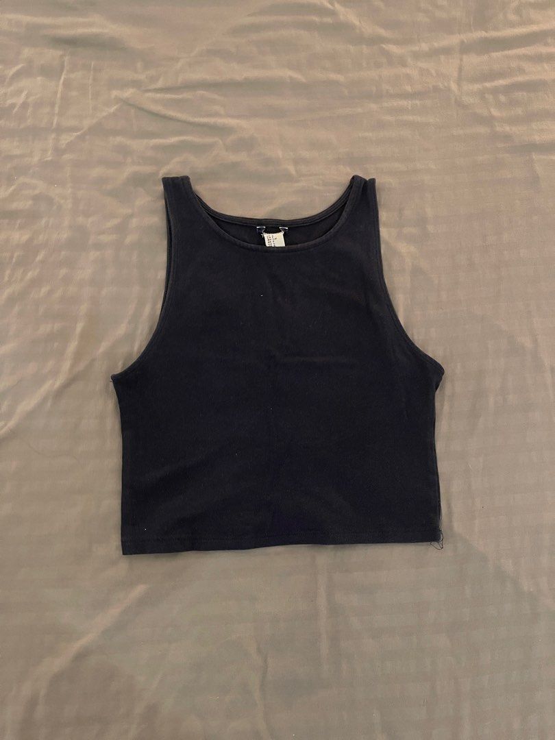 Forever 21 Black Racerback Crop Top Size S (Category: Sleeveless) located in Quezon City. Submitted by maxsclosett (Listing ID 1440710380, Image 1). Description: - stretchy can fit xs/s/m - RFS: don’t use.