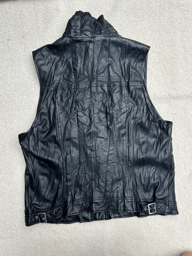 Forever 21 Plus Black Leather Studded Vest Jacket (Category: Vests) located in Baguio. Submitted by robthegoddess (Listing ID 1440623453, Image 3). Description: W: 20 in L: 23 in pit-to-pit: 19.5 in .