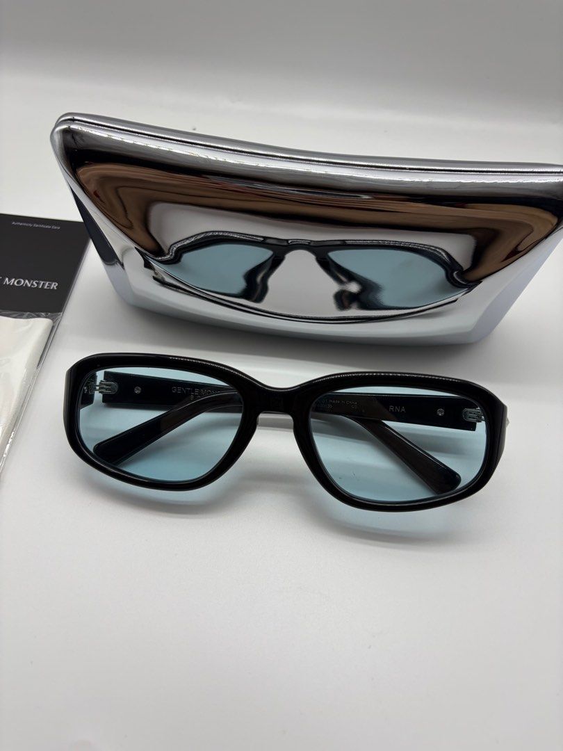 Gentle Monster BOLD RNA 01 GR (Black) (Category: Sunglasses & Eyewear) located in Bacoor. Submitted by thegentleluxe (Listing ID 1440659328, Image 2). Description: Gentle Monster BOLD RNA 01 GR (Black) Comes with Metallic Silver Case, Cloth, Authenticity Card. No Box Pre-Order/On Hand 4295 php only! (Shipping fee excluded) Follow our Page FB: Eye Dripz IG: eye_dripzph .