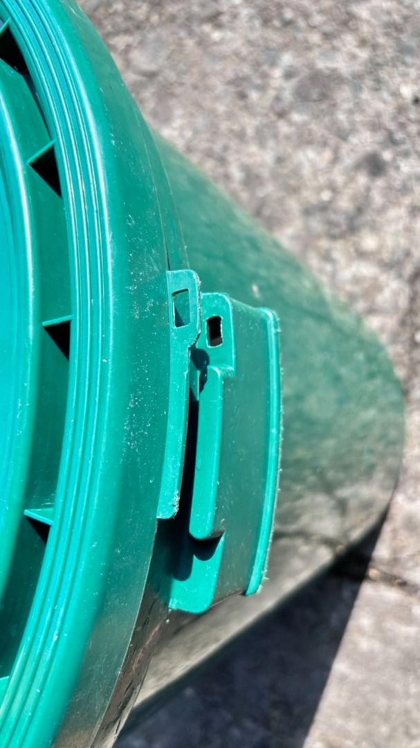 Green Plastic Container Drum 70Liters with Latching Lid - BIG SAVINGS (Category: Storage Boxes & Baskets) located in Antipolo. Submitted by rogeliocontainers (Listing ID 1440589833, Image 3). Description: Priced at Php 200 pesos only (big savings) - More stocks available - Big Container, 70 Liters - Sturdy (guarantee makapal) green plastic container - Guarantee no cracks - Secure latching lid system - Perfect for storing water or rice, transporti
