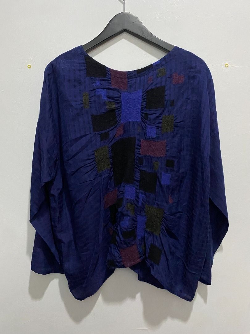HaaT - Issey Miyake Panel Patchwork Shirt M (Category: Tshirts & Polo Shirts ) located in Antipolo. Submitted by bentakahitanoano (Listing ID 1440582459, Image 2). Description: Still in good shape Size 2 Unisex Loose boxy fit Pit to pit 24 Length 24.5 HaaT (stylized as HaaT) is a fashion brand by Issey Miyake, known for its focus on textiles and craftsmanship, particularly blending Japanese and Indian artistry. It's a line of clothing and bags de