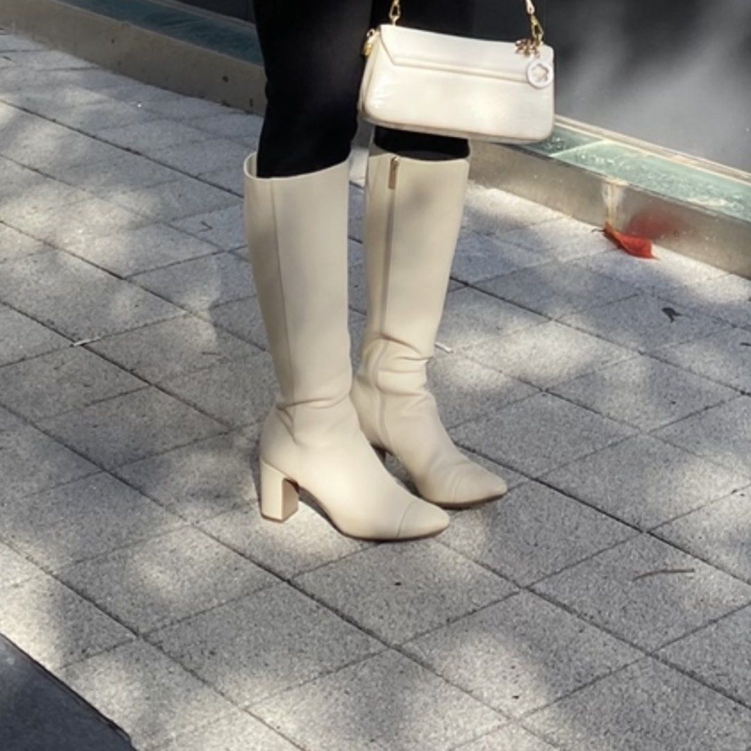 High Boots - Anne Klein Size 8 (Category: Boots) located in Caloocan City. Submitted by gnvmillan01521 (Listing ID 1440640959, Image 3). Description: .