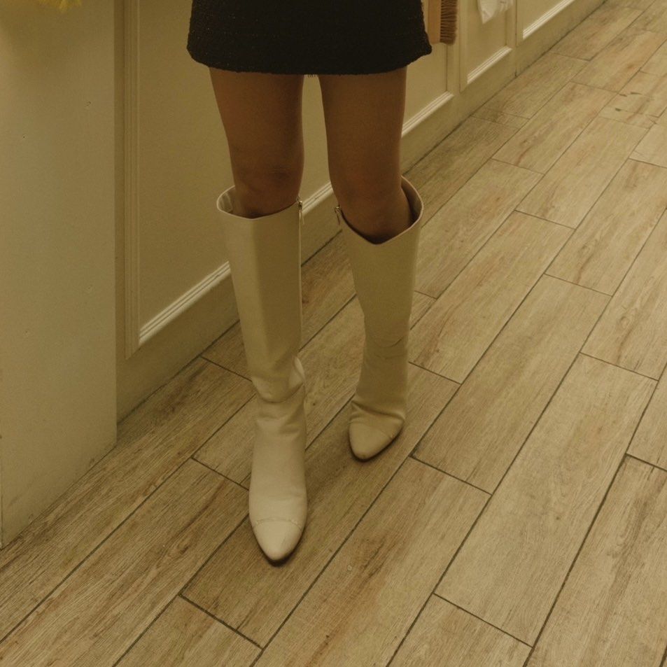 High Boots - Anne Klein Size 8 (Category: Boots) located in Caloocan City. Submitted by gnvmillan01521 (Listing ID 1440640959, Image 2). Description: .