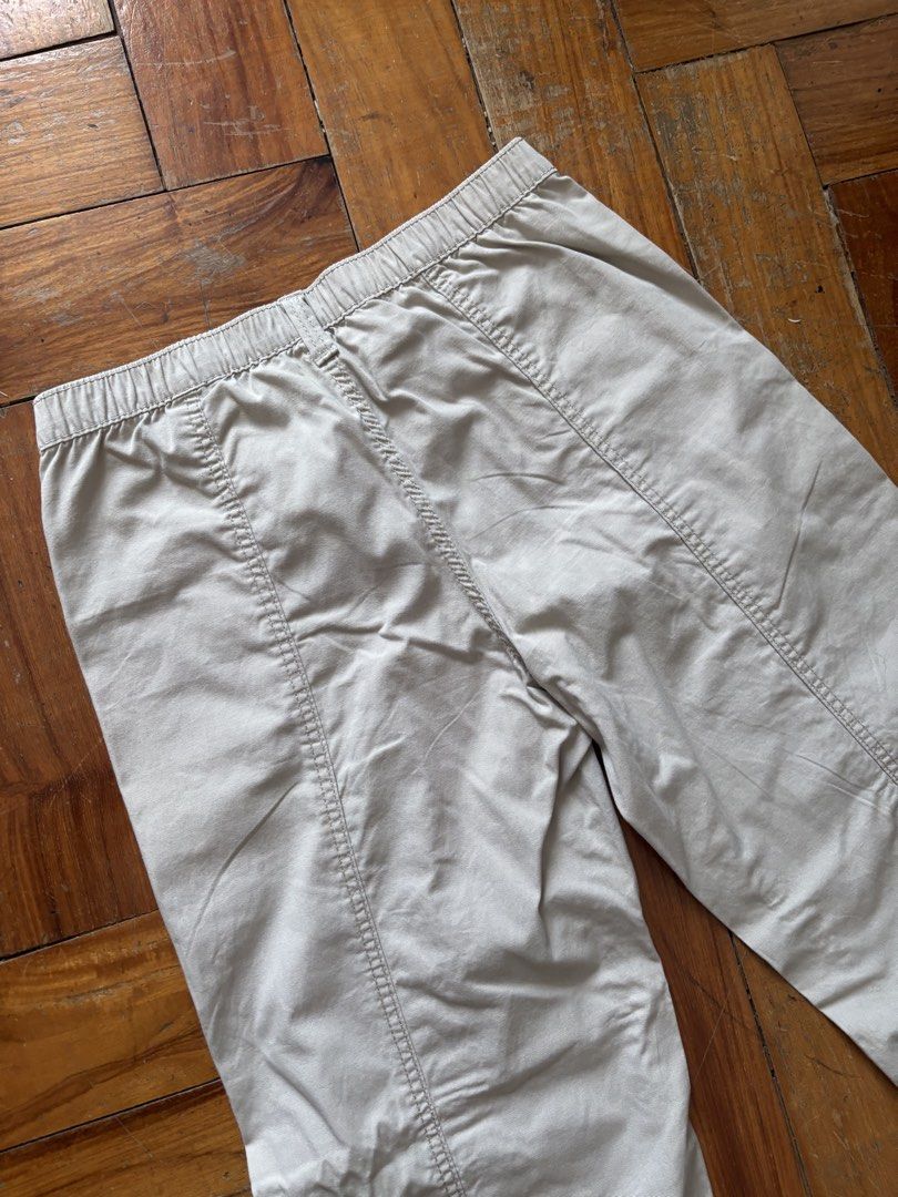 H&M Beige Wide Low/Mid Leg Cargo Pants (Category: Other Bottoms) located in Muntinlupa City. Submitted by 4nnika (Listing ID 1440737315, Image 3). Description: - perfect baggy fit for 5’5 and under girlies! - no flaws, used once decluttering! prices nego for multiple items 😛.