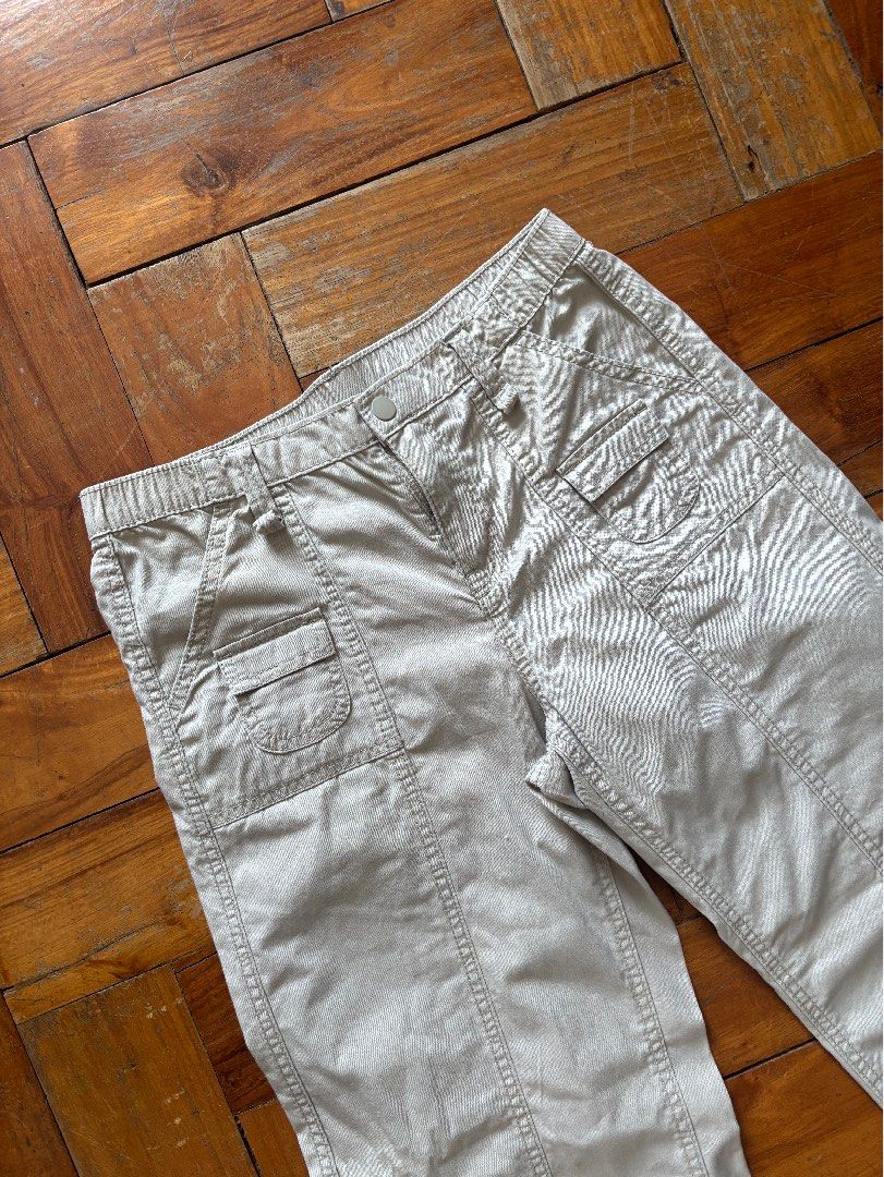 H&M Beige Wide Low/Mid Leg Cargo Pants (Category: Other Bottoms) located in Muntinlupa City. Submitted by 4nnika (Listing ID 1440737315, Image 1). Description: - perfect baggy fit for 5’5 and under girlies! - no flaws, used once decluttering! prices nego for multiple items 😛.