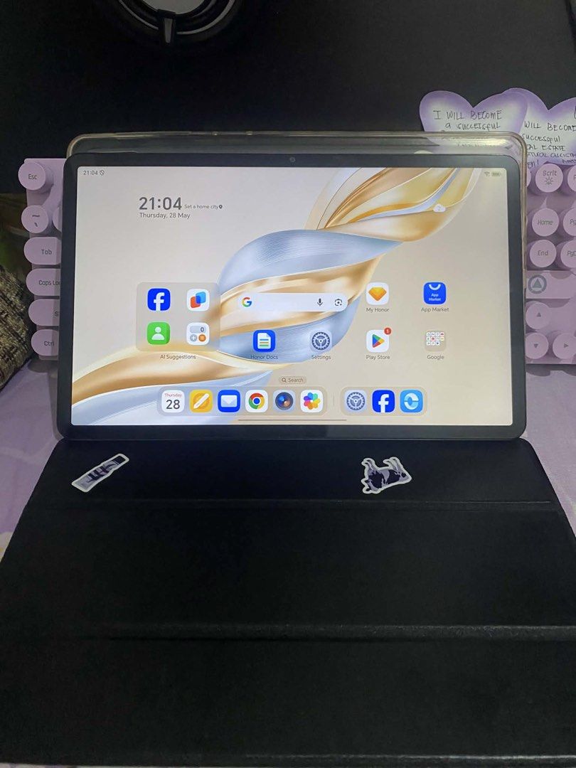 HONOR Pad X9a ✨ (Category: Android) located in Makati City. Submitted by elliex07 (Listing ID 1440619687, Image 1). Description: Selling my HONOR Pad X9a ✨ 3 months old pa lang, super fresh & smooth gamitin. 128GB | 6GB RAM | Snapdragon 685 | 8300mAh battery 🔥 ✅ charger & case ✅ No issue / no hidden defects ✅ Good na goods talaga RFS: Need funds / di masyado nagagamit 😊 PM sa sure buyer mejo nego 🤏🏻☺️.