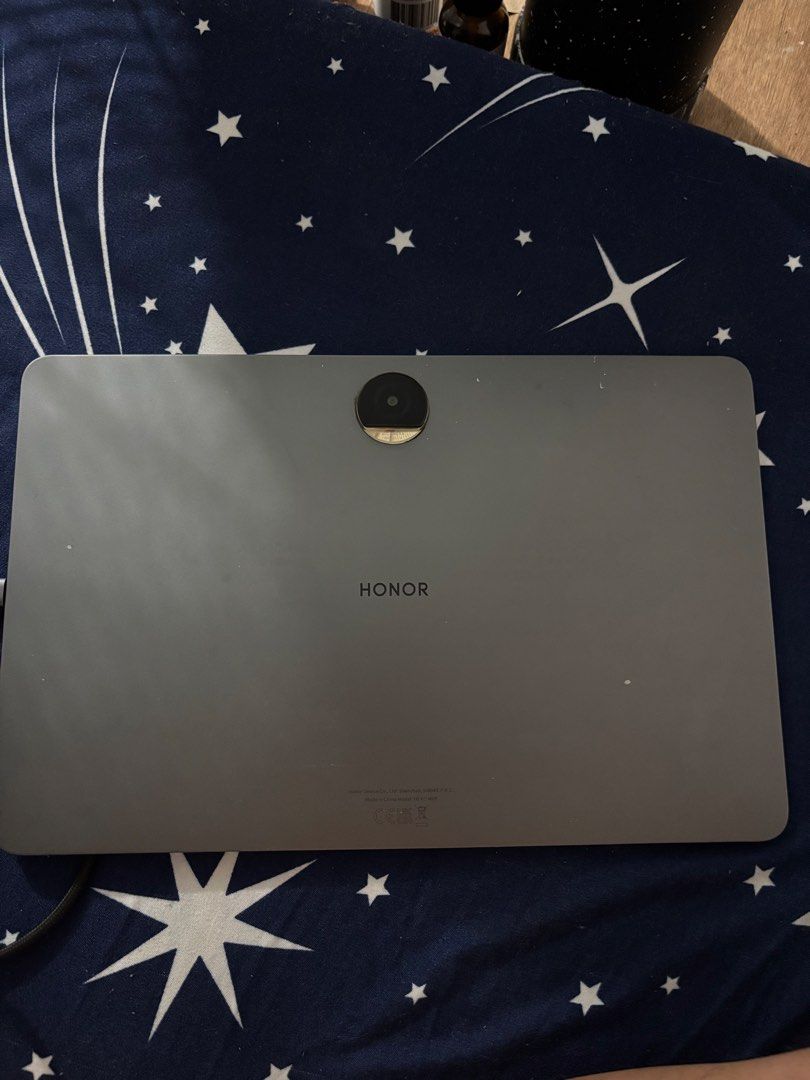 HONOR Tablet (Category: Android) located in Manila. Submitted by jinnnnnnnn23 (Listing ID 1440631649, Image 3). Description: - HONOR Tablet - Great for watching videos & browsing - Features a good screen - Decent storage capacity - Comes with a keyboard case - Still in good working condition - Selling due to an upgrade.