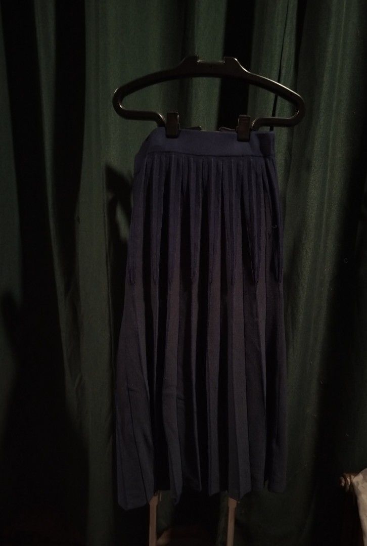 Initial Pleated Wool Midi Skirt (Category: Skirts) located in Quezon City. Submitted by raregarbstore (Listing ID 1440744184, Image 1). Description: Initial Wool Pleated Skirt 🌷insane details, better to appreciate in person 📏measurements 🪻waistline: 28" 🪷length: 31" some very minor fraying but nothing major and no holes.