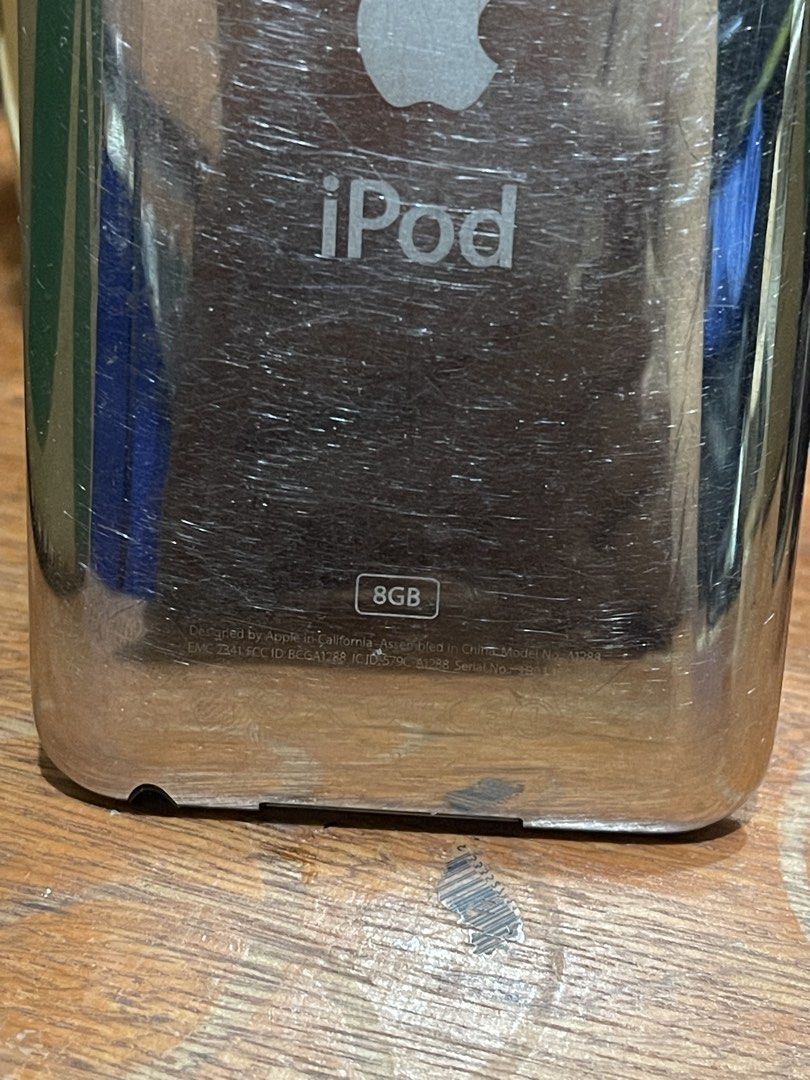Ipod touch 3rd generation. 8gb (Category: Cases & Sleeves) located in Taguig. Submitted by pureearth.75dd6c (Listing ID 1440757982, Image 3). Description: -in a good condition -outdated o.s . You can connect to itunes and download musics -little hardpress on power button -unit only , no charger Meet up: Bicutan area .