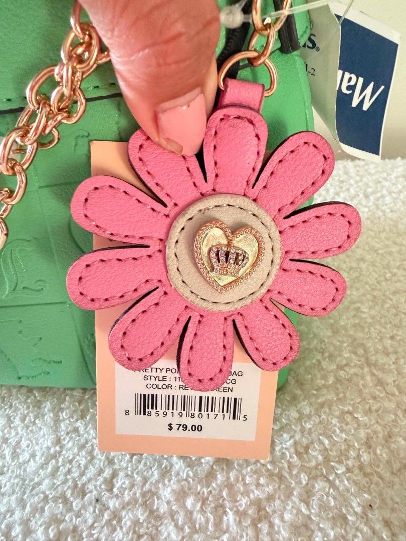 Juicy Couture Hand Bag Green (Category: Announcements) located in Bulacan. Submitted by finefindstuffbykdc_ (Listing ID 1440736423, Image 2). Description: ETA June 17.