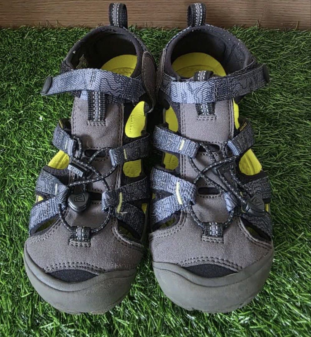 KEEN Newport H2 Water Sandals Grey Yellow Kids Size (Category: Babies & Kids Fashion) located in Singapore. Submitted by atwatw (Listing ID 1440583793, Image 2). Description: - KEEN Newport H2 kids' sandals - Colour: Grey with yellow accents - Quick-drying straps - Protective toe bumper - Easy on/off with hook-and-loop closure - Ideal for outdoor adventures and water play - Durable rubber outsole for excellent grip - size: US4 / UK3 / EU36 / 22.5