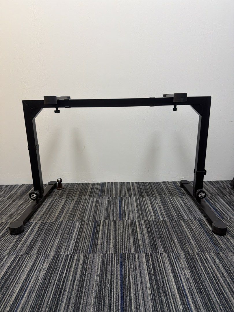 K&M Adjustable Black Keyboard Stand467266394433802240