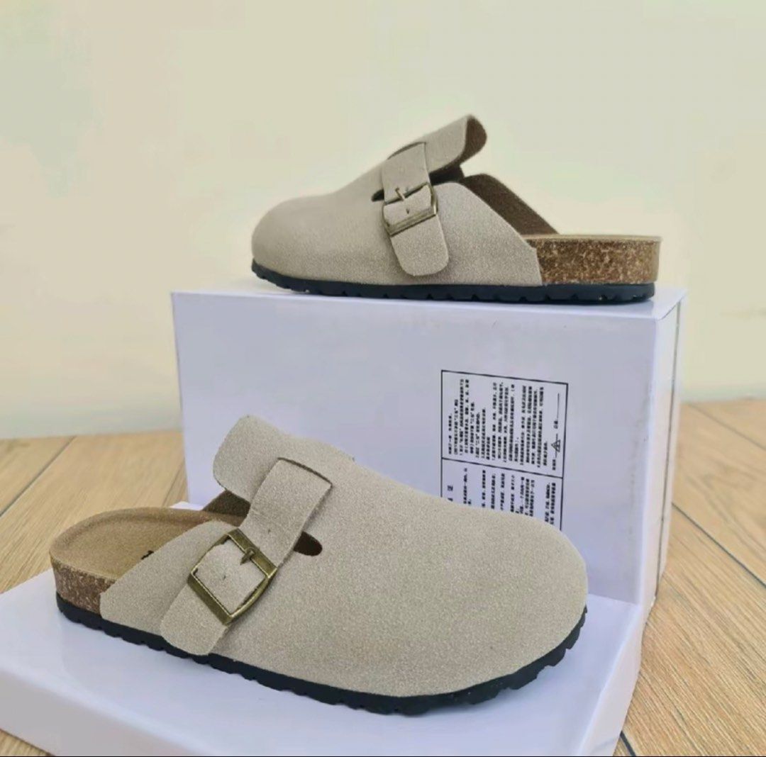 KMY Unisex Beige Clogs (Category: Slippers and slides) located in Legazpi City. Submitted by hushedcry (Listing ID 1440661620, Image 2). Description: — almost bnew don't use it na, no flaws — bought from tt shop for 400+ 💜 — unisex ! — size 255mm EU 41 / us womens 9.5 / us men's 7.5 — rfs: decluttering 💌 mop: gcash only 📬 shipping via j&t express (sf c/o buyer) for inquiries, dont hesitate to send me a msg! 🩷.