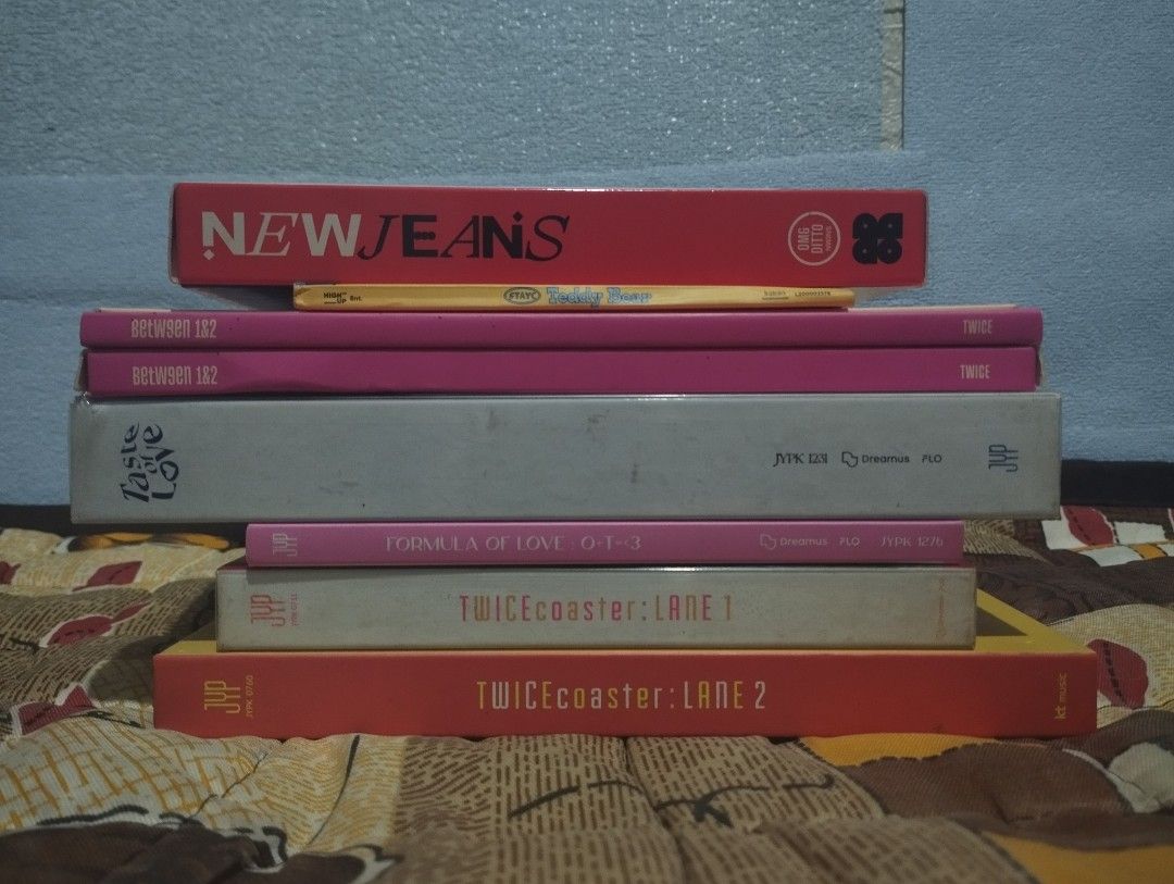 [Special Offer] TWICE Album Bundle + STAYC (Category: CDs & DVDs) located in Mandaluyong City. Submitted by dinoem17 (Listing ID 1440590346, Image 1). Description: PRICE DROP!! RUSH SALE: TWICE Album Bundle + STAYC Inclusions - ALL UNSEALED: 1. STAYC - Teddy Bear 2. TWICE - Between 1&2 3. TWICE - Taste of Love 4. TWICE - Formula of Love: O+T=<3 5. TWICEcoaster: Lane 1 6. TWICEcoaster: Lane 2 *NEW JEANS DITTO - 500 pesos RFS: Need funds asap Meetu