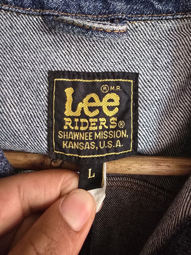 LEE RIDERS (Category: Coats, Jackets and Outerwear) located in Baguio. Submitted by thrifty_tienda01 (Listing ID 1440705580, Image 3). Description: LEE RIDERS EXCELLENT CONDITION NO ISSUE 10/10 COLOR RATE LARGE ON TAG LENGTH:24 WIDTH:23 1480PHP+SHIPPING FEE VIA J&T ONLY.