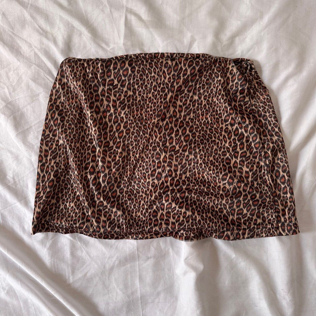 Leopard Print Skirt (Category: Skirts) located in Manila. Submitted by shopjuleng (Listing ID 1440648228, Image 1). Description: - s but garterized.