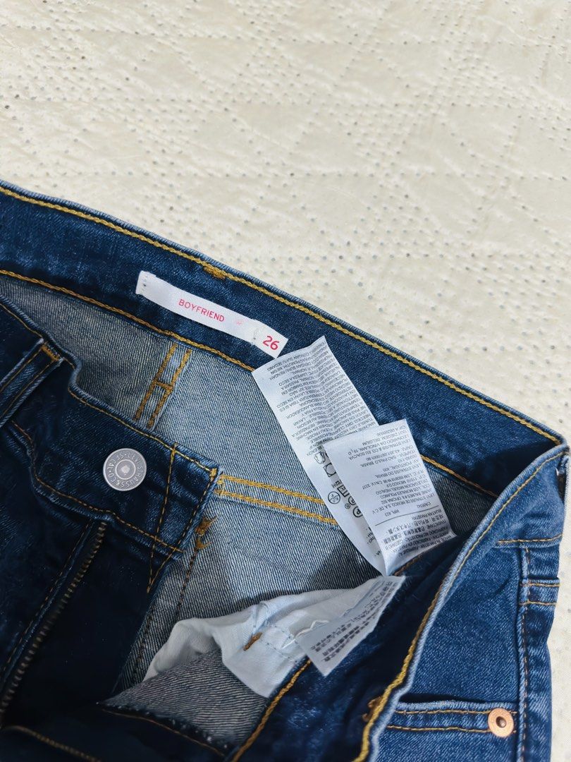 Levi's Boyfriend Jeans Size 26 (Category: Jeans) located in Calamba. Submitted by nympha0630 (Listing ID 1440658614, Image 2). Description: - Levi's Boyfriend Jeans - Size: 26 - Color: Classic Blue Wash - Features: Distressed details, rip on right leg - Fit: Comfortable, everyday wear - Style: Wardrobe staple Like new condition, stretch.